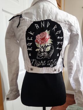 Rue21 White "Upcycled" Cropped Denim Jacket with Black Skull & Rose Back Patch.